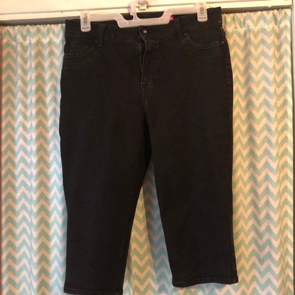 FINAL SALE- LEAVING CLOSET-NO FURTHER DISCOUNTS - Picture 1 of 9